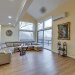 Cozy Modern Camelback House