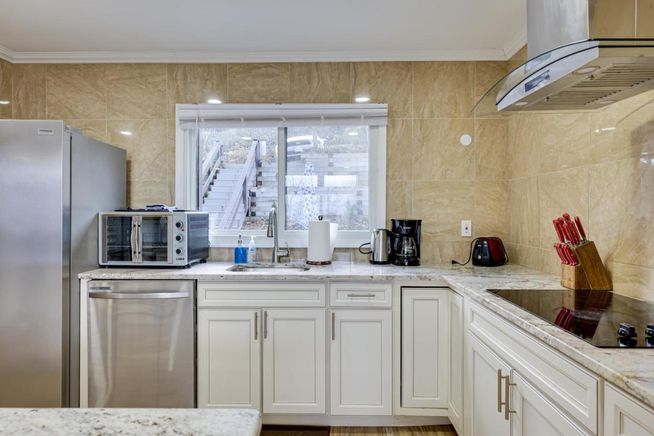 Cozy Modern Camelback House Holiday home Tannersville