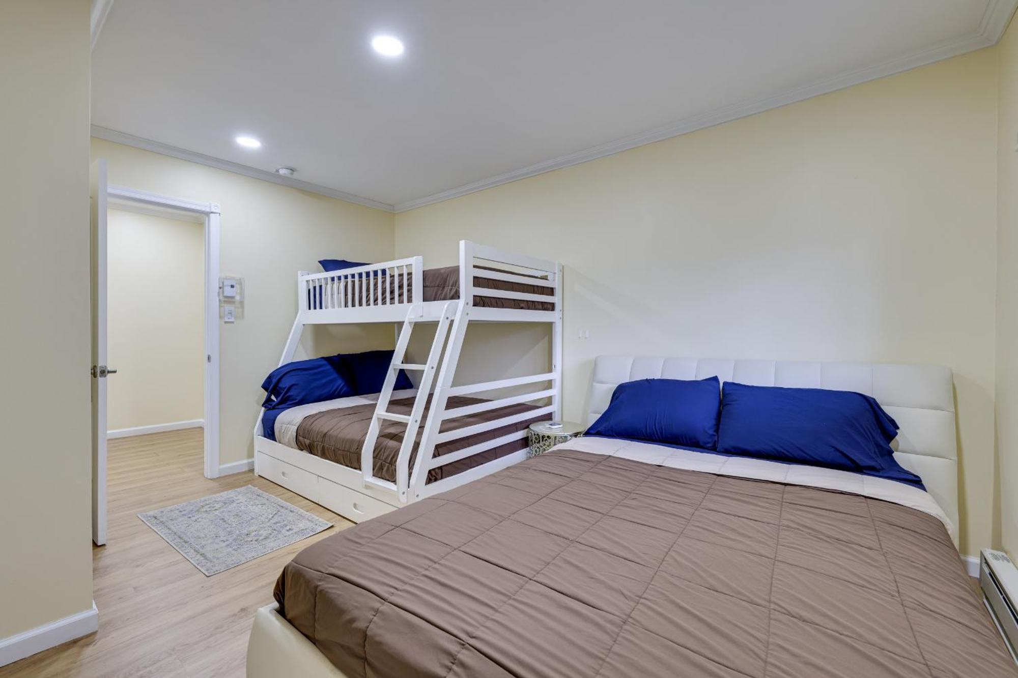 Cozy Modern Camelback House Holiday home Tannersville